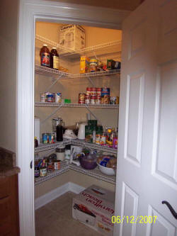 kitchen07.JPG (50880 bytes)